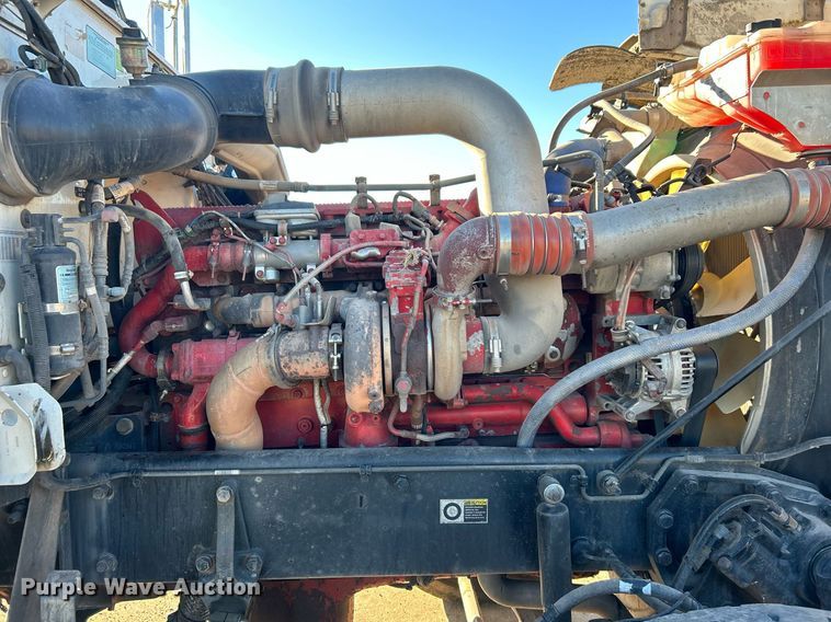 image for item DN0563 2012 Peterbilt 389  semi truck