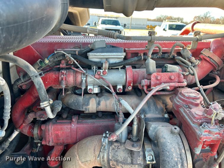 image for item DN0563 2012 Peterbilt 389  semi truck
