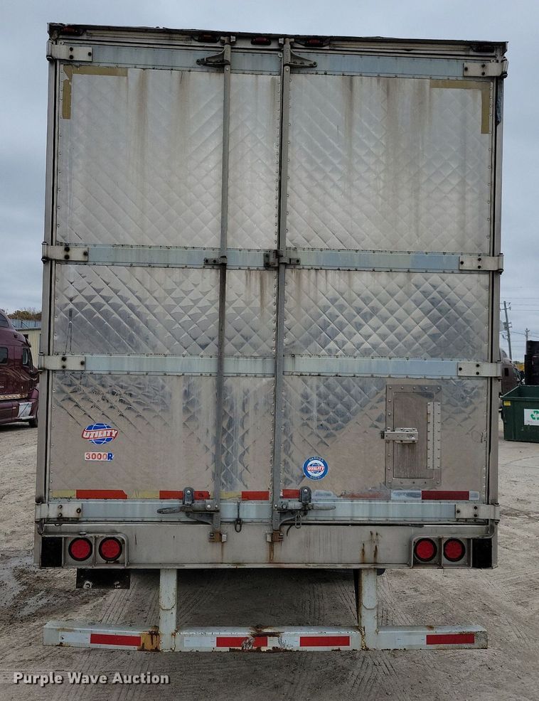 image for item DN4231 2006 Utility 3000R  refrigerated van trailer