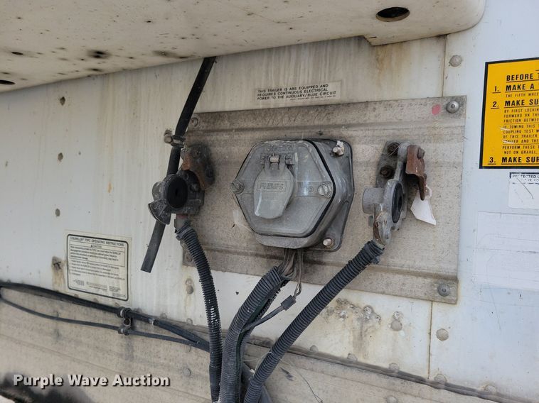 image for item DN4231 2006 Utility 3000R  refrigerated van trailer