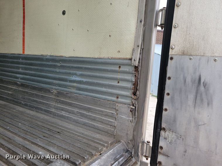 image for item DN4231 2006 Utility 3000R  refrigerated van trailer