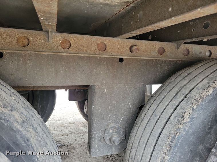 image for item DN4231 2006 Utility 3000R  refrigerated van trailer