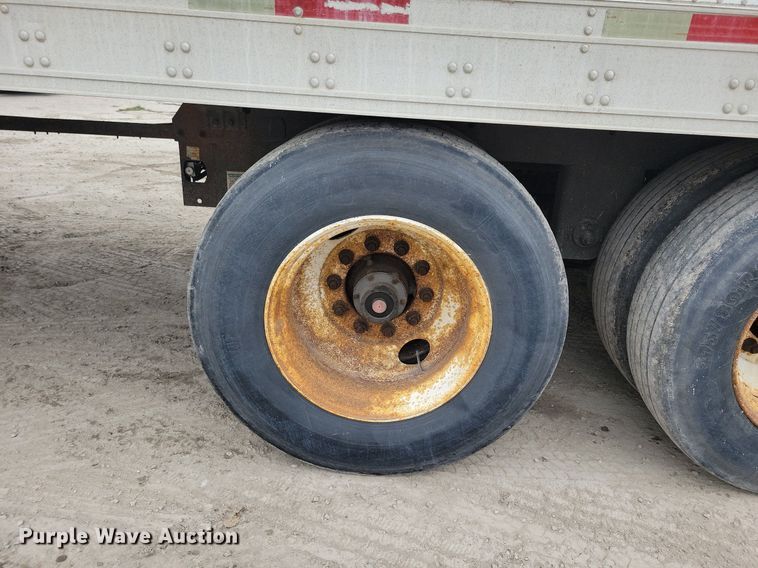 image for item DN4231 2006 Utility 3000R  refrigerated van trailer