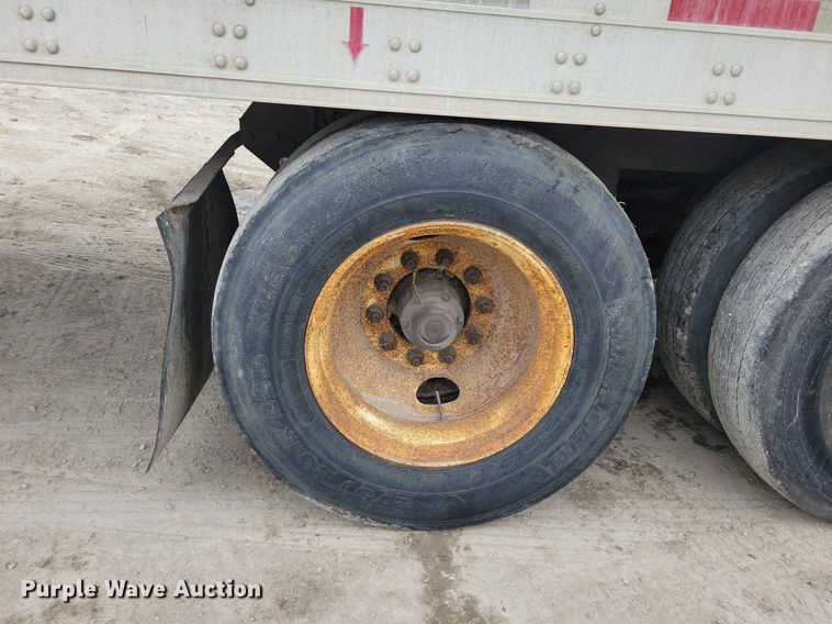 image for item DN4231 2006 Utility 3000R  refrigerated van trailer