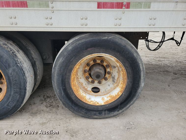 image for item DN4231 2006 Utility 3000R  refrigerated van trailer