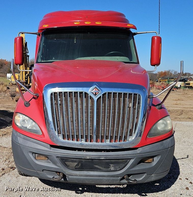 image for item DN7071 2013 International ProStar Plus  semi truck