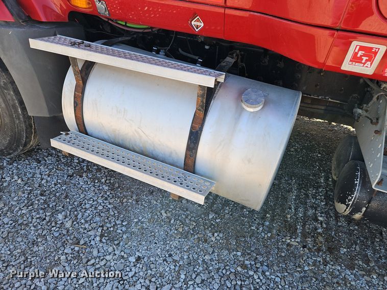 image for item DN7071 2013 International ProStar Plus  semi truck