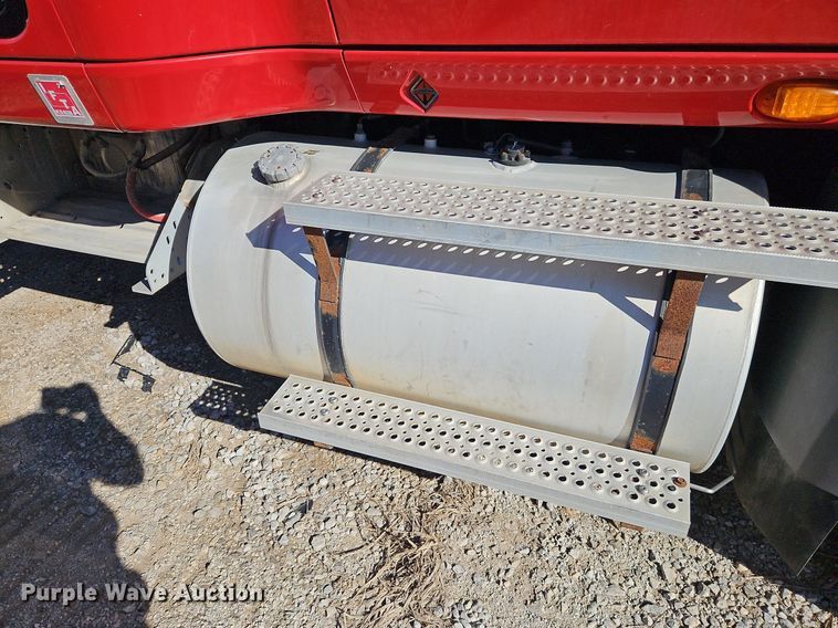 image for item DN7071 2013 International ProStar Plus  semi truck