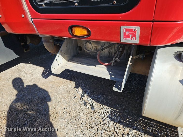 image for item DN7071 2013 International ProStar Plus  semi truck