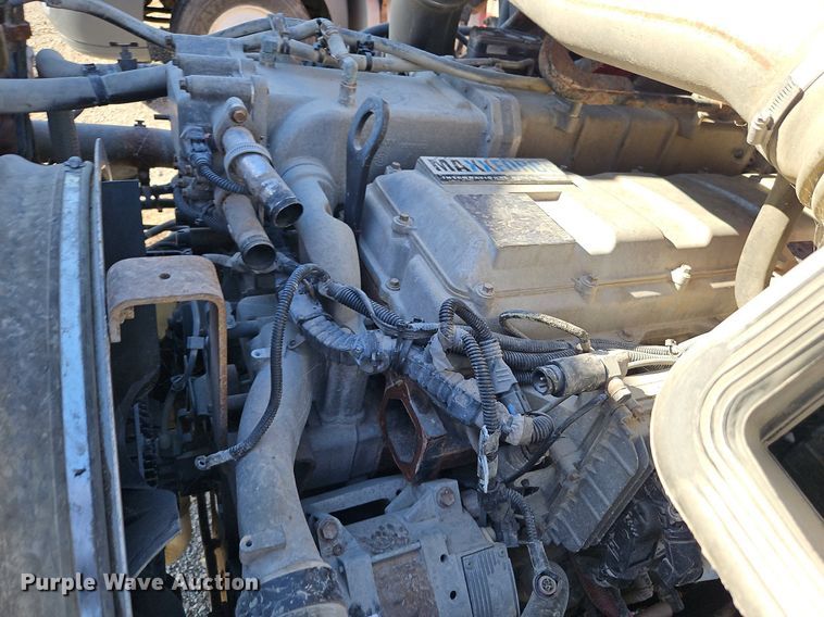 image for item DN7071 2013 International ProStar Plus  semi truck