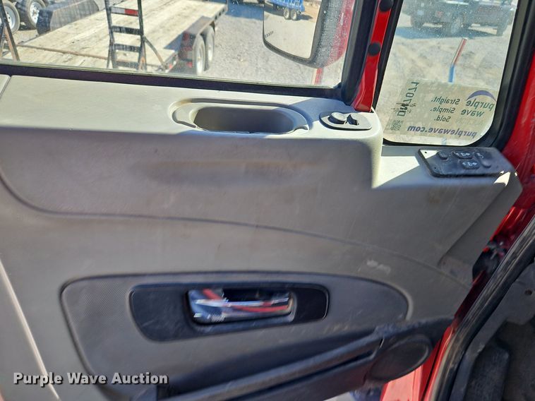 image for item DN7071 2013 International ProStar Plus  semi truck