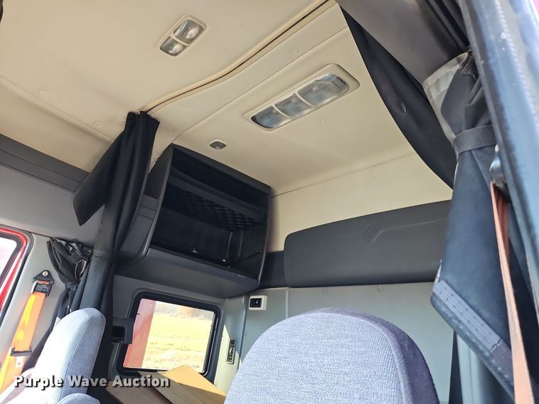 image for item DN7071 2013 International ProStar Plus  semi truck