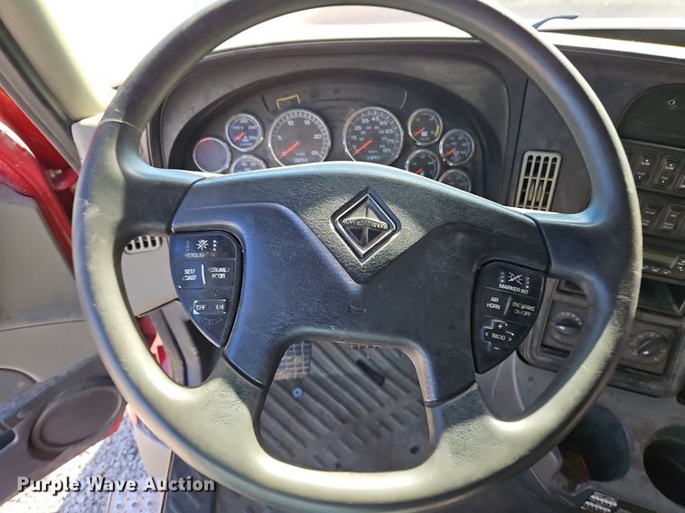 image for item DN7071 2013 International ProStar Plus  semi truck