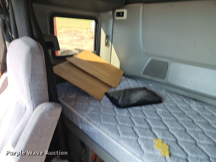 image for item DN7071 2013 International ProStar Plus  semi truck