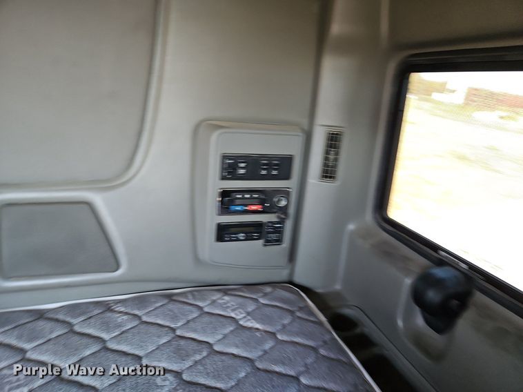 image for item DN7071 2013 International ProStar Plus  semi truck