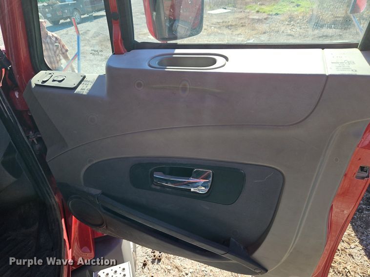 image for item DN7071 2013 International ProStar Plus  semi truck