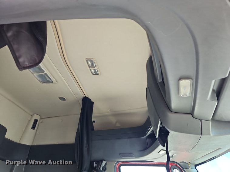 image for item DN7071 2013 International ProStar Plus  semi truck