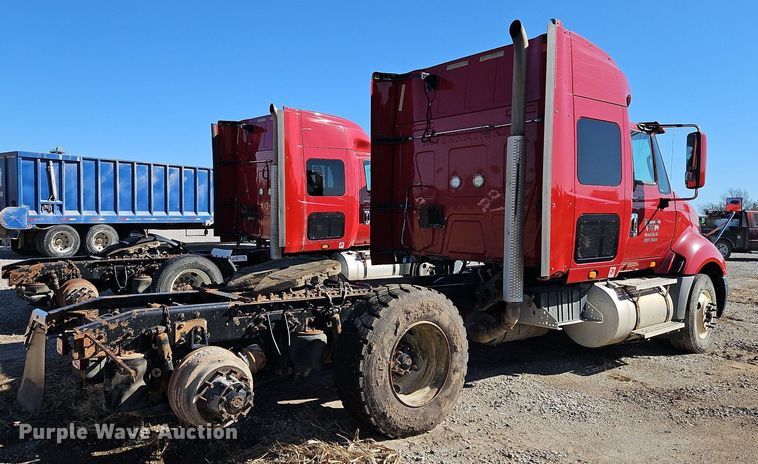 image for item DN7072 2013 International  Prostar Plus semi truck