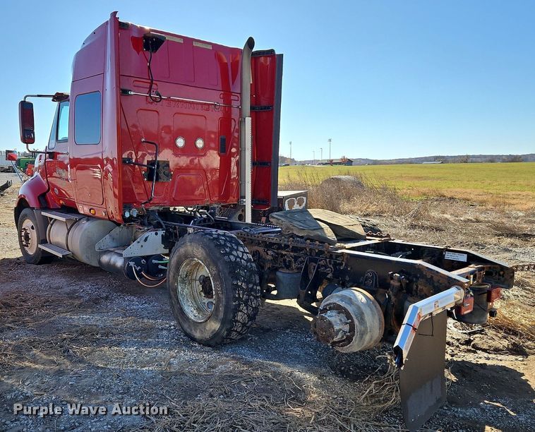 image for item DN7072 2013 International  Prostar Plus semi truck