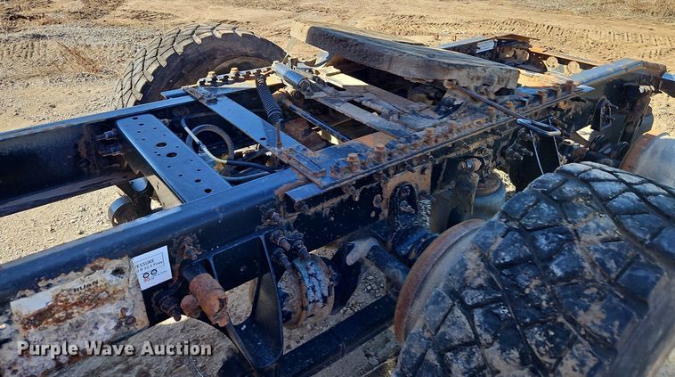 image for item DN7072 2013 International  Prostar Plus semi truck