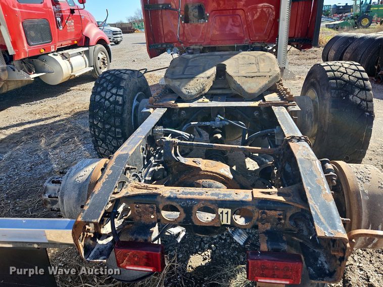 image for item DN7072 2013 International  Prostar Plus semi truck