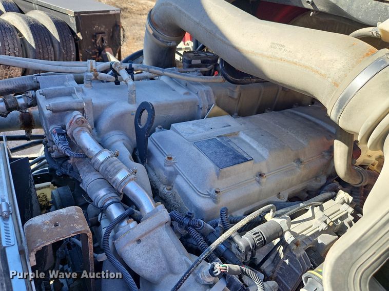 image for item DN7072 2013 International  Prostar Plus semi truck