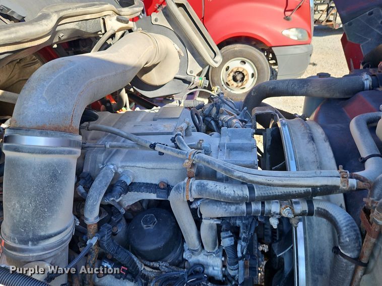 image for item DN7072 2013 International  Prostar Plus semi truck