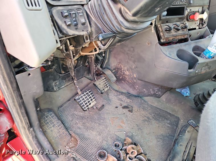 image for item DN7072 2013 International  Prostar Plus semi truck