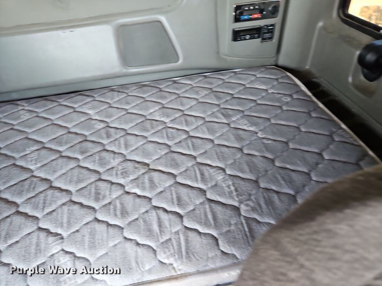 image for item DN7072 2013 International  Prostar Plus semi truck