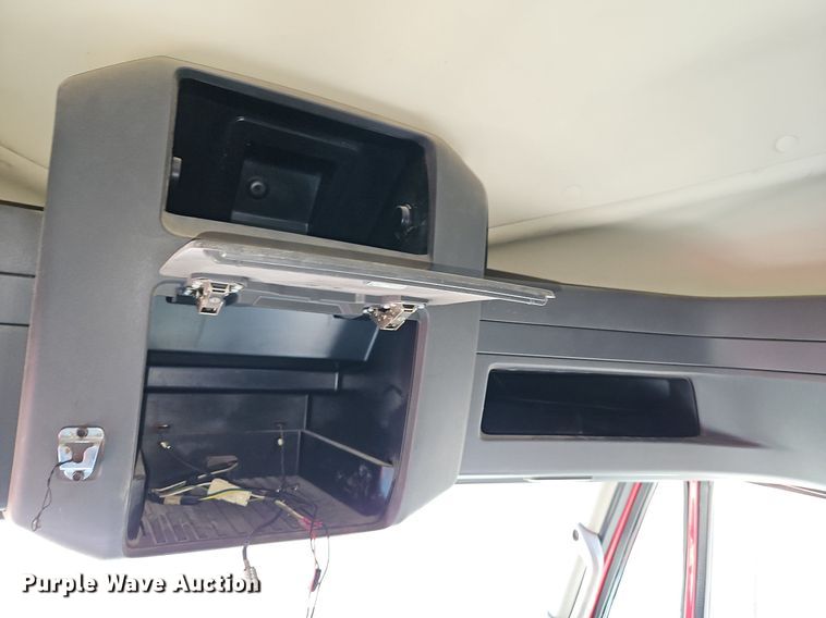 image for item DN7072 2013 International  Prostar Plus semi truck