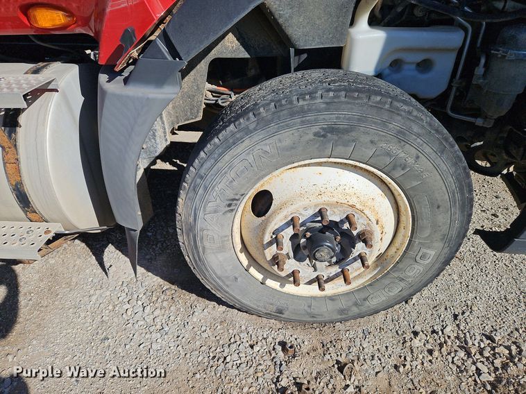 image for item DN7072 2013 International  Prostar Plus semi truck