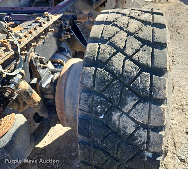 image for item DN7072 2013 International  Prostar Plus semi truck