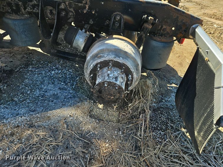 image for item DN7072 2013 International  Prostar Plus semi truck