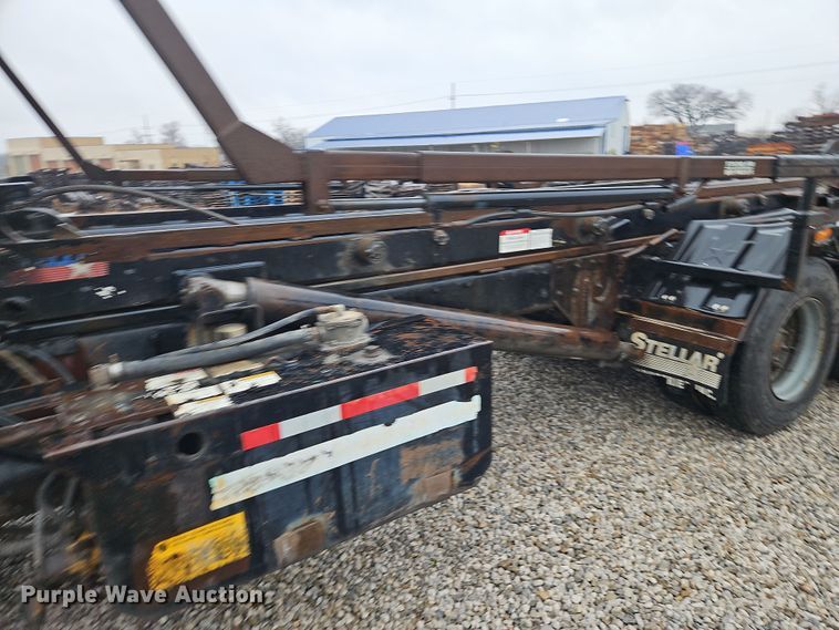 image for item DN7140 1996 Mack  roll-off container truck