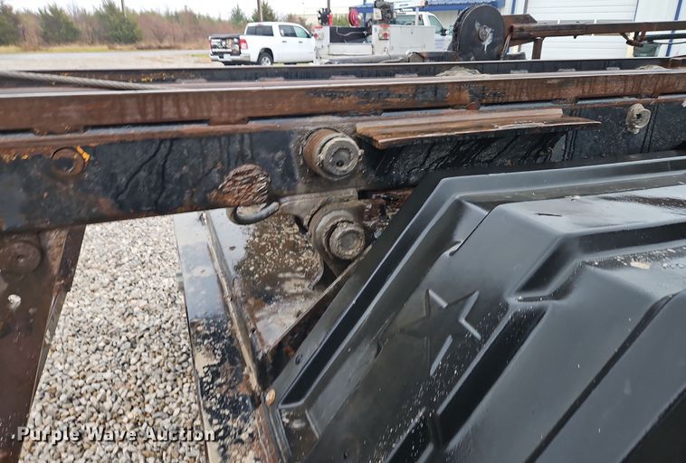 image for item DN7140 1996 Mack  roll-off container truck