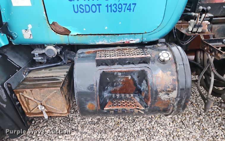 image for item DN7140 1996 Mack  roll-off container truck