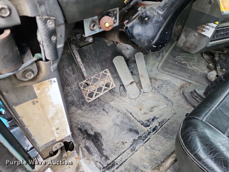 image for item DN7140 1996 Mack  roll-off container truck