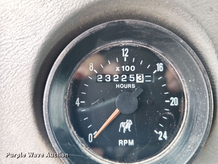 image for item DN7140 1996 Mack  roll-off container truck