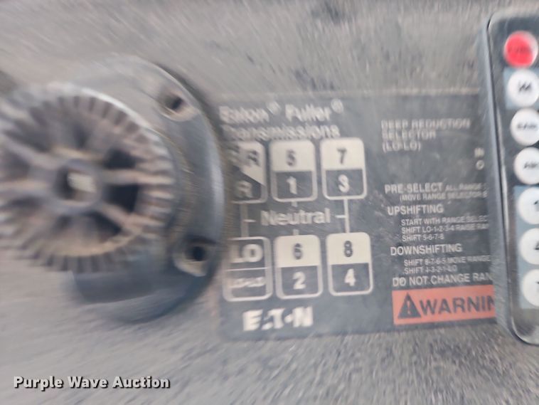 image for item DN7140 1996 Mack  roll-off container truck