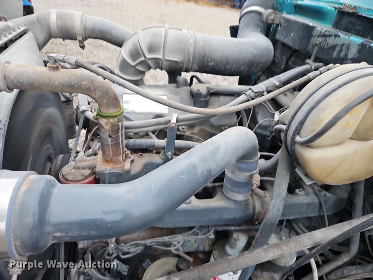 image for item DN7140 1996 Mack  roll-off container truck