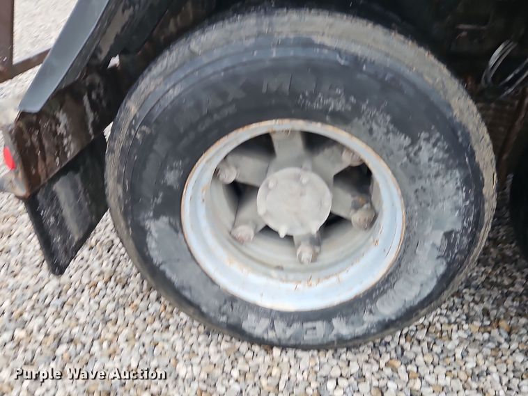 image for item DN7140 1996 Mack  roll-off container truck