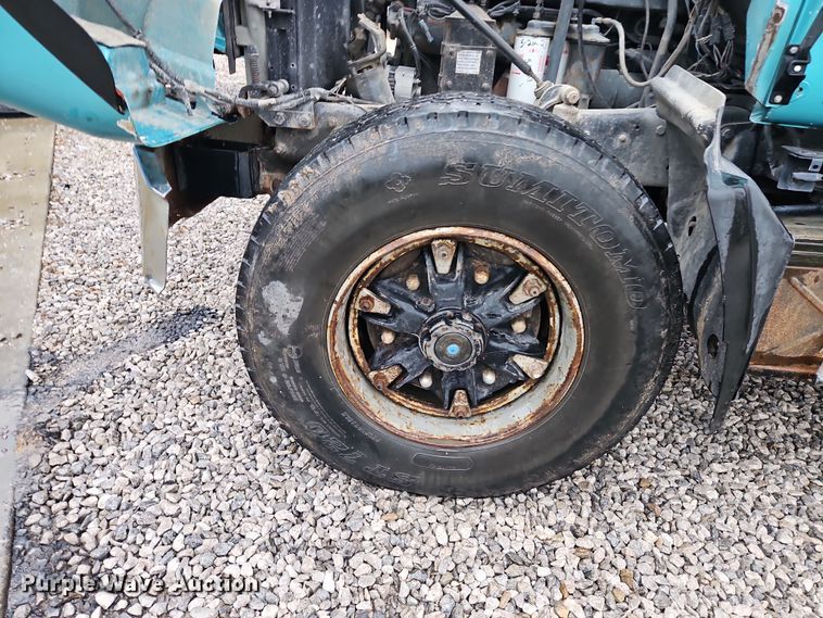 image for item DN7140 1996 Mack  roll-off container truck