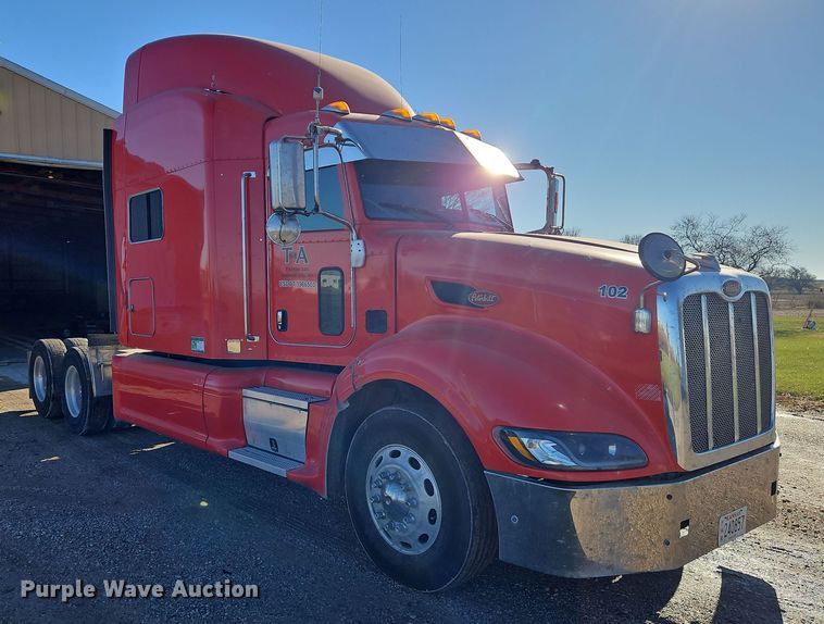 image for item DN7146 2013 Peterbilt 386  semi truck