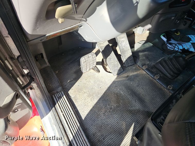 image for item DN7146 2013 Peterbilt 386  semi truck