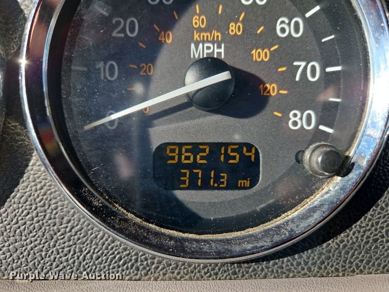 image for item DN7146 2013 Peterbilt 386  semi truck