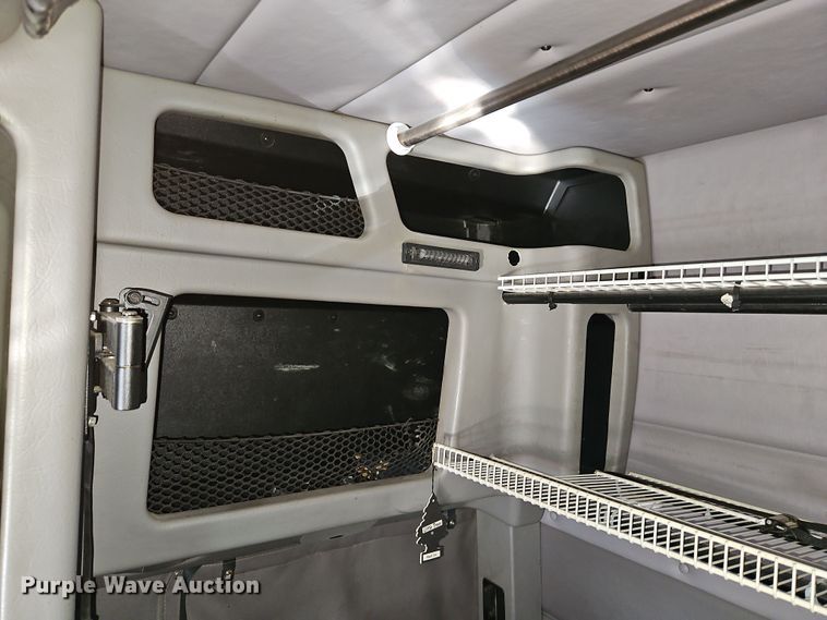 image for item DN7146 2013 Peterbilt 386  semi truck