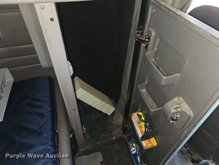 image for item DN7146 2013 Peterbilt 386  semi truck