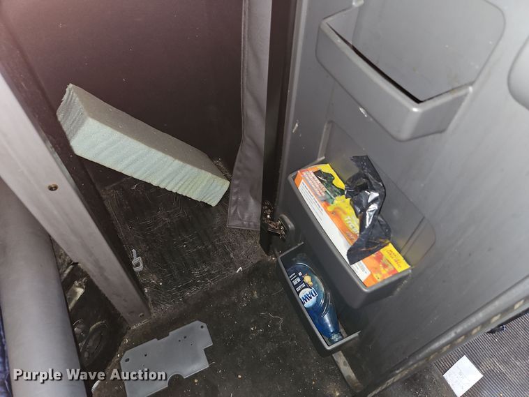 image for item DN7146 2013 Peterbilt 386  semi truck