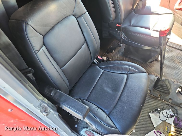 image for item DN7146 2013 Peterbilt 386  semi truck