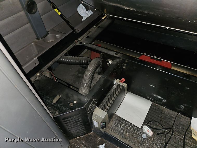 image for item DN7146 2013 Peterbilt 386  semi truck